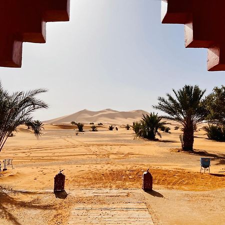 Hotel Camping Les Roses Des Dunes & Piscine Merzouga Bagian luar foto