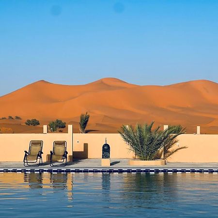 Hotel Camping Les Roses Des Dunes & Piscine Merzouga Bagian luar foto