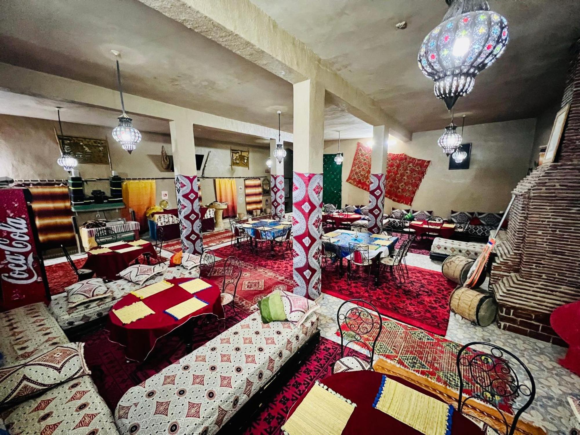 Hotel Camping Les Roses Des Dunes & Piscine Merzouga Bagian luar foto