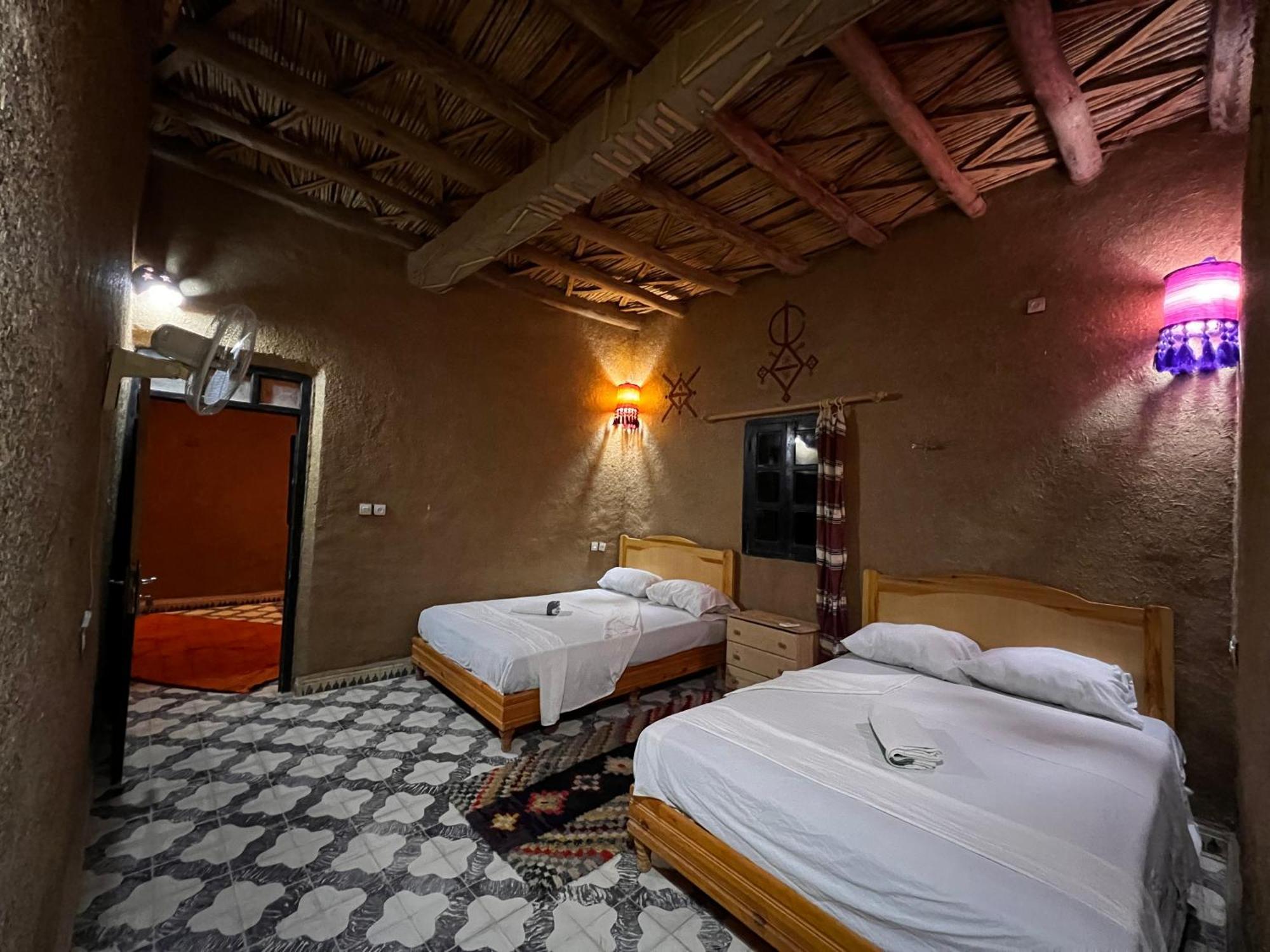 Hotel Camping Les Roses Des Dunes & Piscine Merzouga Bagian luar foto