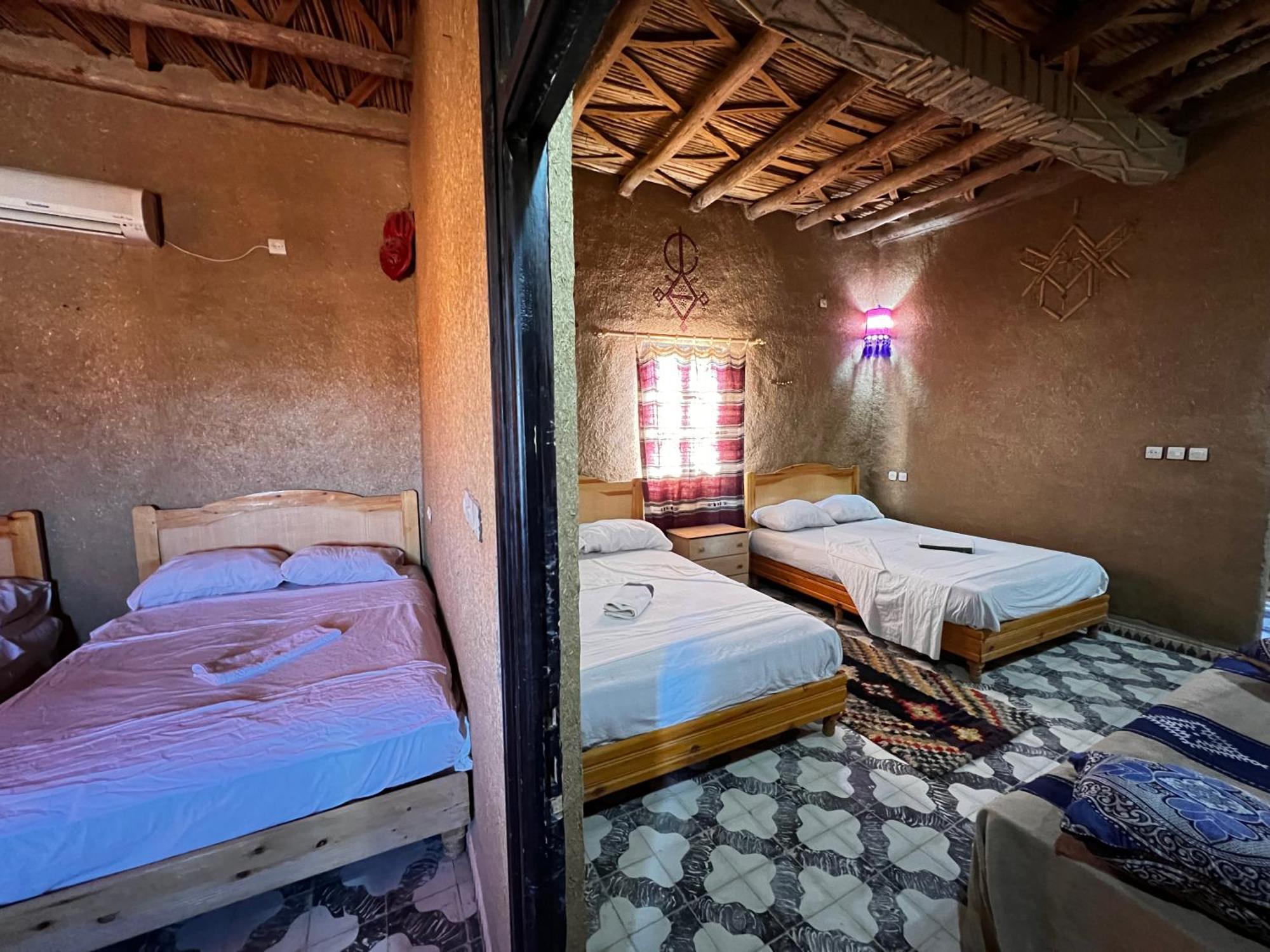Hotel Camping Les Roses Des Dunes & Piscine Merzouga Bagian luar foto
