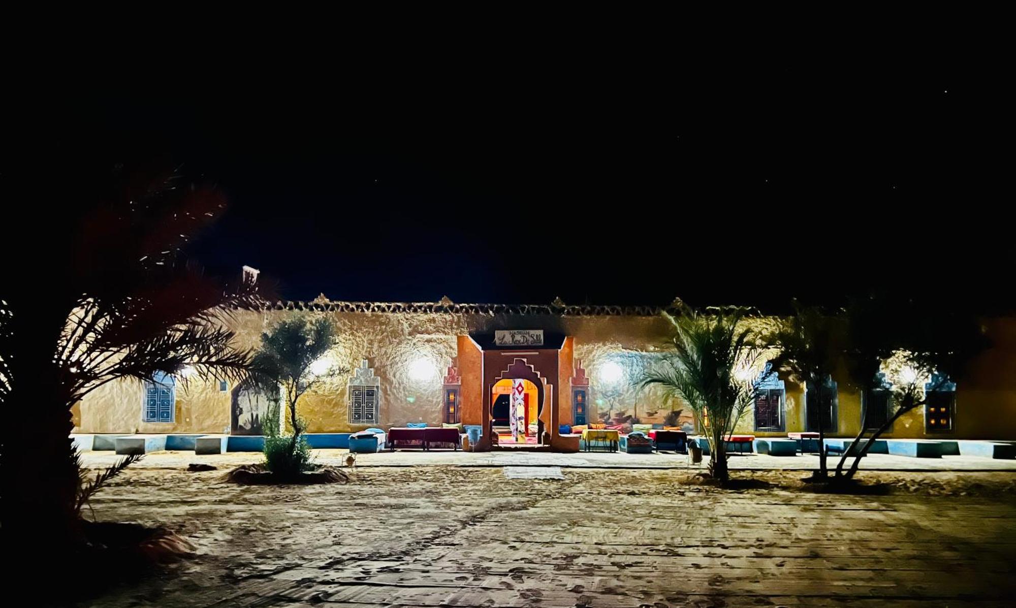 Hotel Camping Les Roses Des Dunes & Piscine Merzouga Bagian luar foto