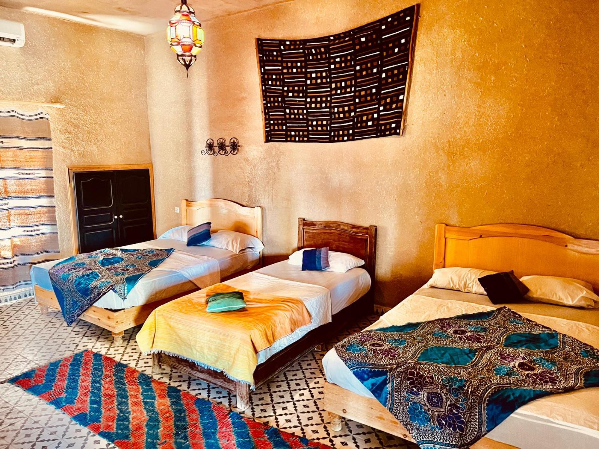 Hotel Camping Les Roses Des Dunes & Piscine Merzouga Bagian luar foto