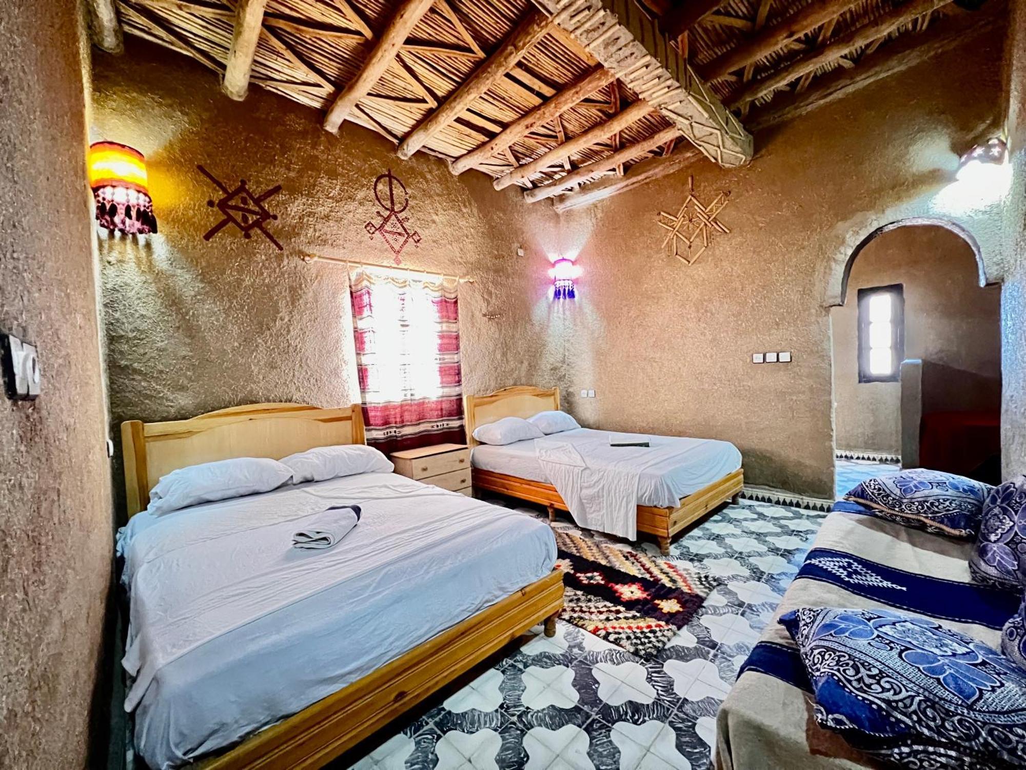 Hotel Camping Les Roses Des Dunes & Piscine Merzouga Bagian luar foto