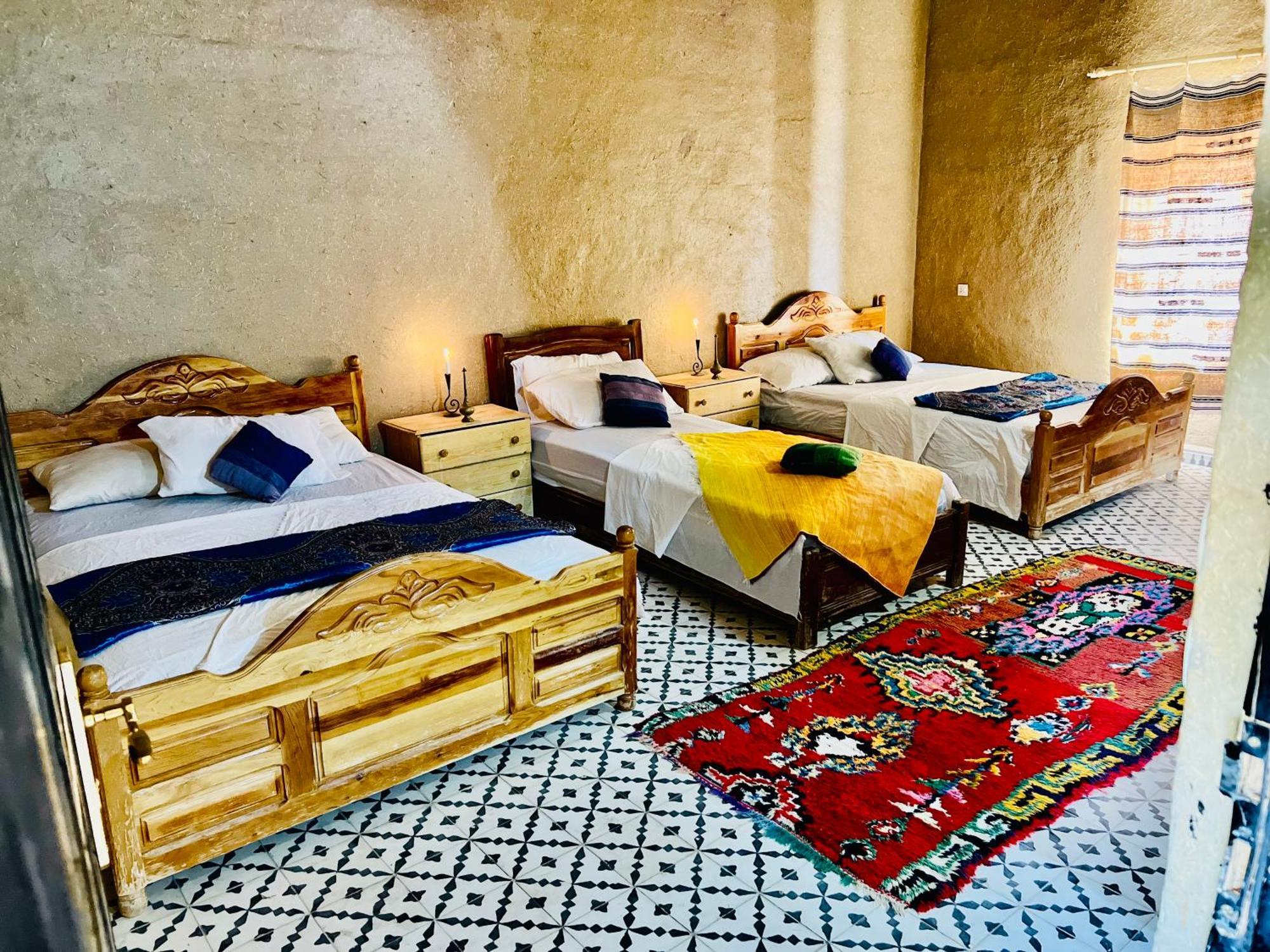Hotel Camping Les Roses Des Dunes & Piscine Merzouga Bagian luar foto