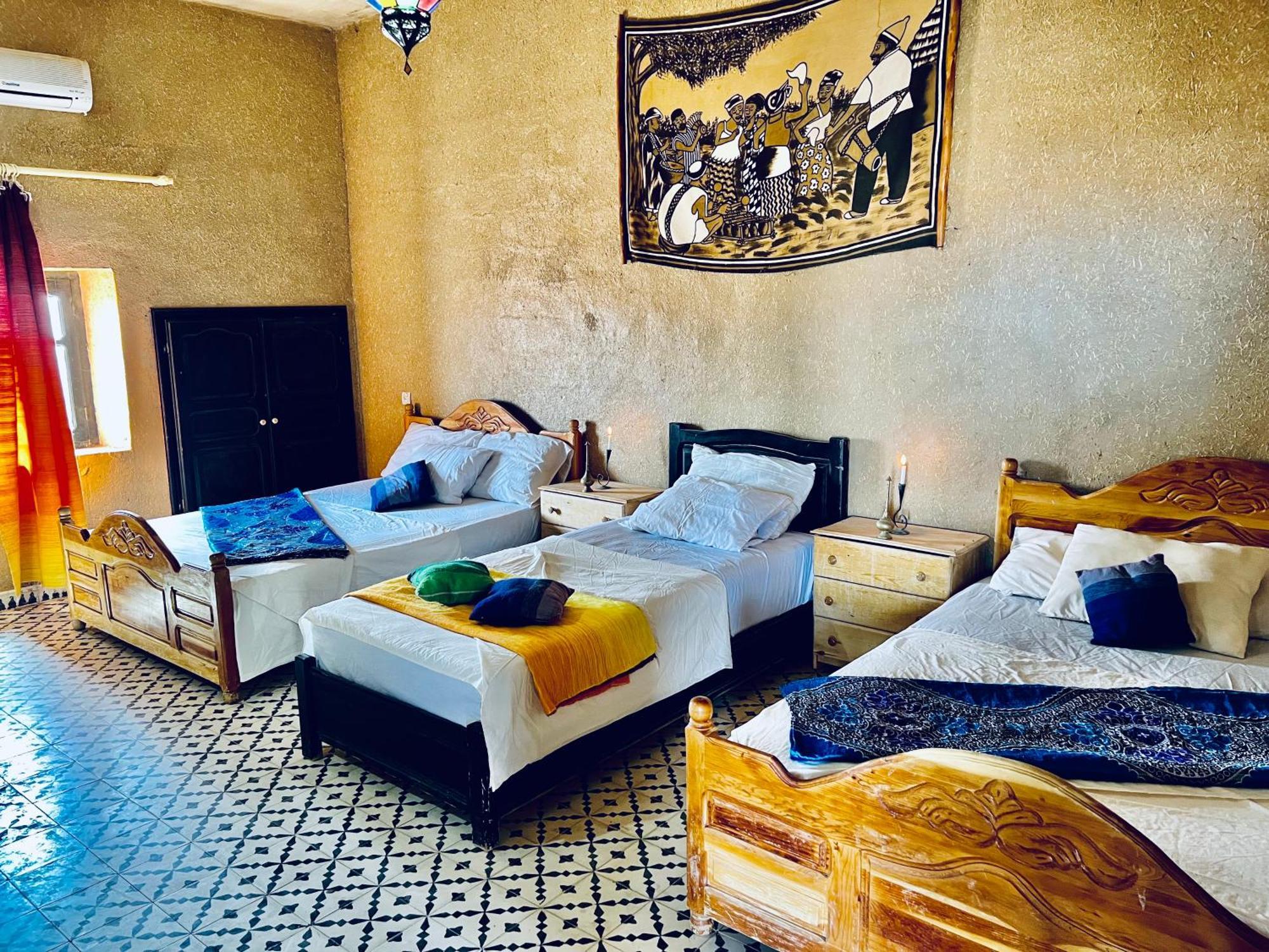 Hotel Camping Les Roses Des Dunes & Piscine Merzouga Bagian luar foto