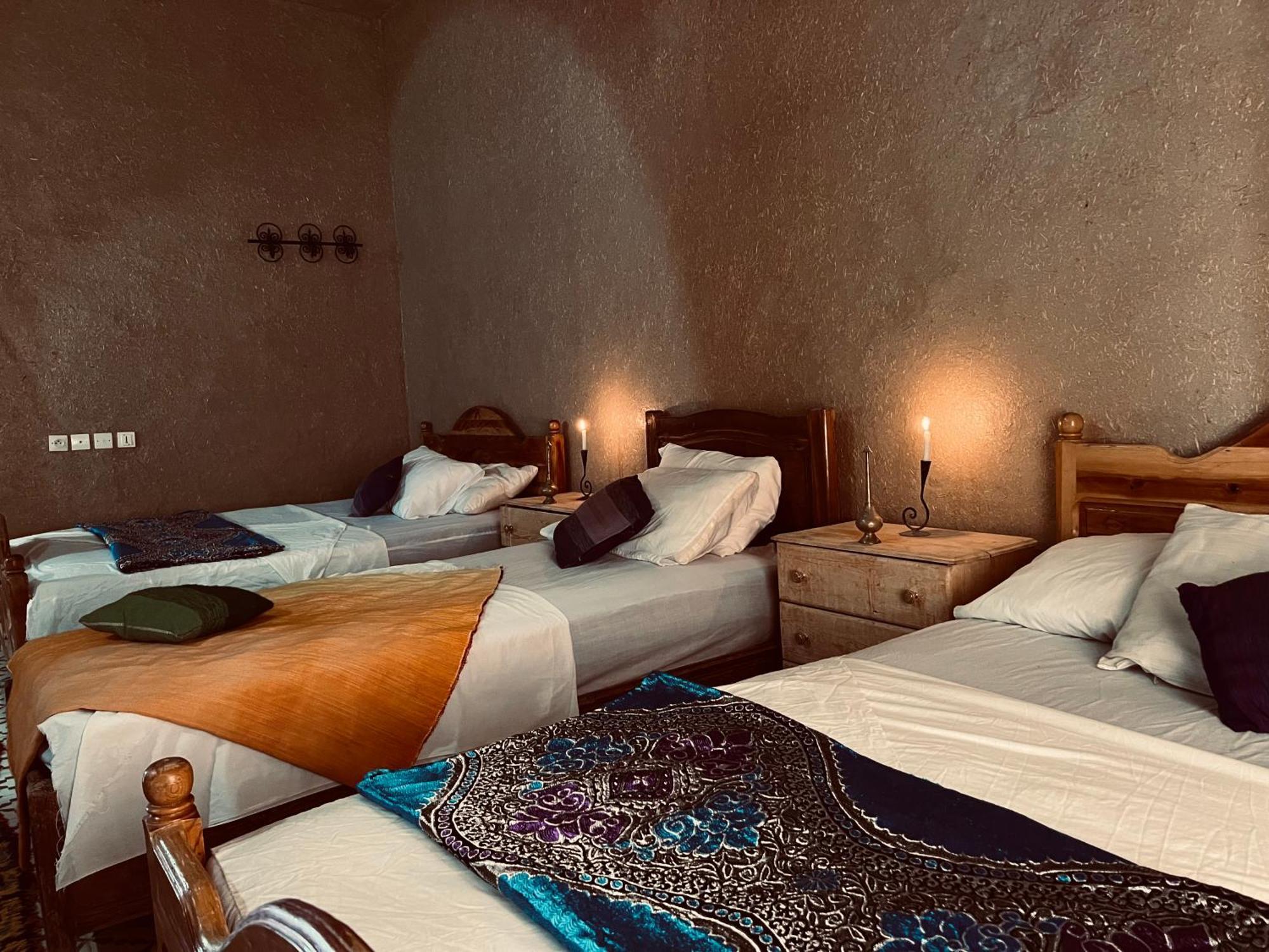Hotel Camping Les Roses Des Dunes & Piscine Merzouga Bagian luar foto