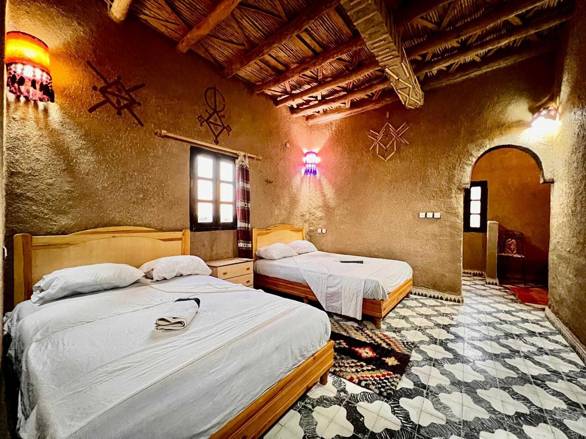 Hotel Camping Les Roses Des Dunes & Piscine Merzouga Bagian luar foto