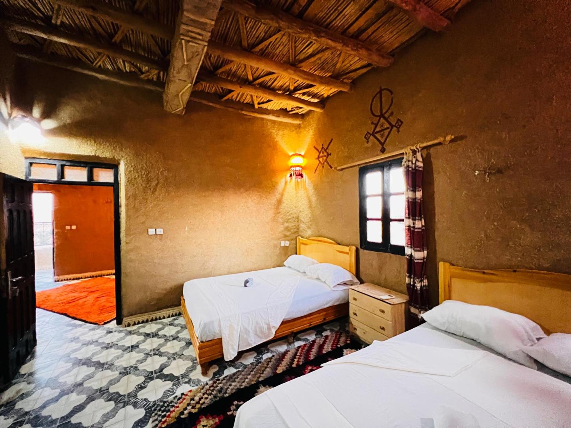 Hotel Camping Les Roses Des Dunes & Piscine Merzouga Bagian luar foto
