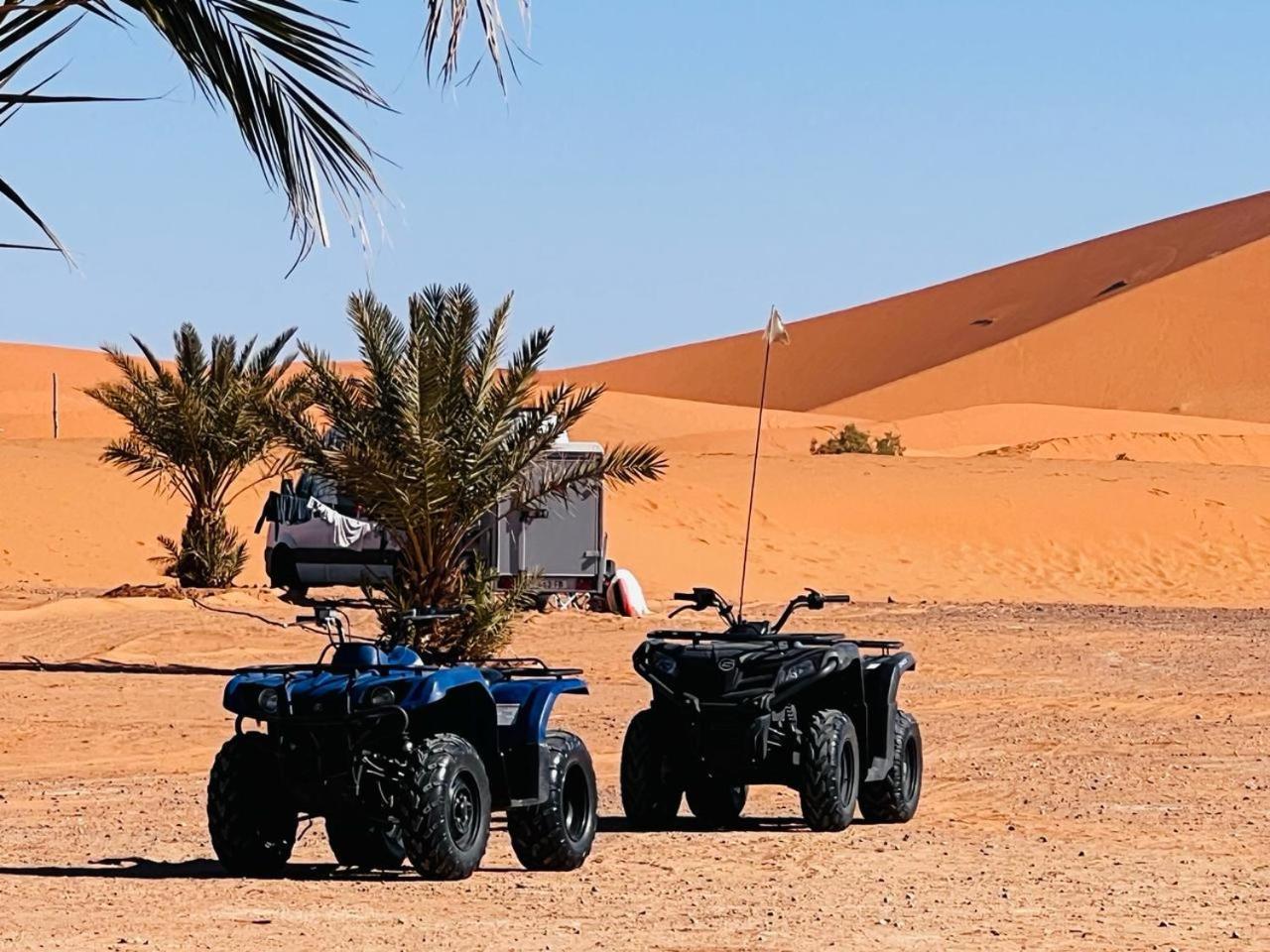 Hotel Camping Les Roses Des Dunes & Piscine Merzouga Bagian luar foto